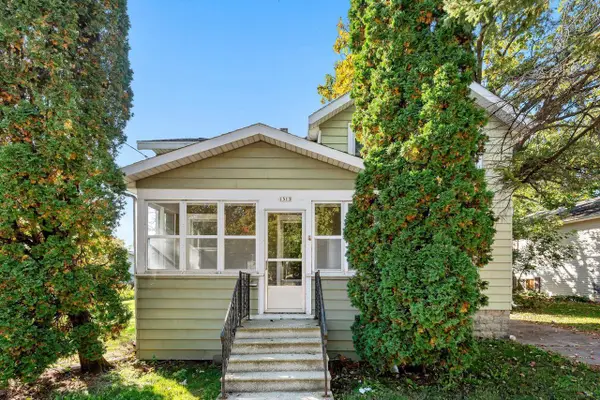 1513 OSHKOSH AVENUE, Oshkosh, WI 54902