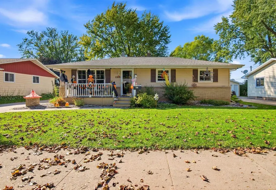 2219 N ELINOR STREET, Appleton, WI 54914 - #2