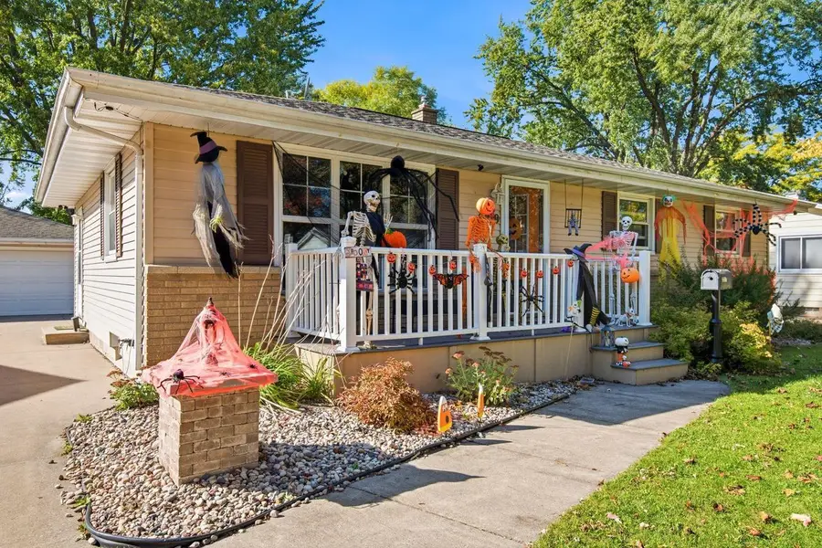 2219 N ELINOR STREET, Appleton, WI 54914 - #3