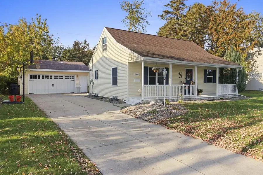 1306 S RIVERDALE DRIVE, Appleton, WI 54914 - #2