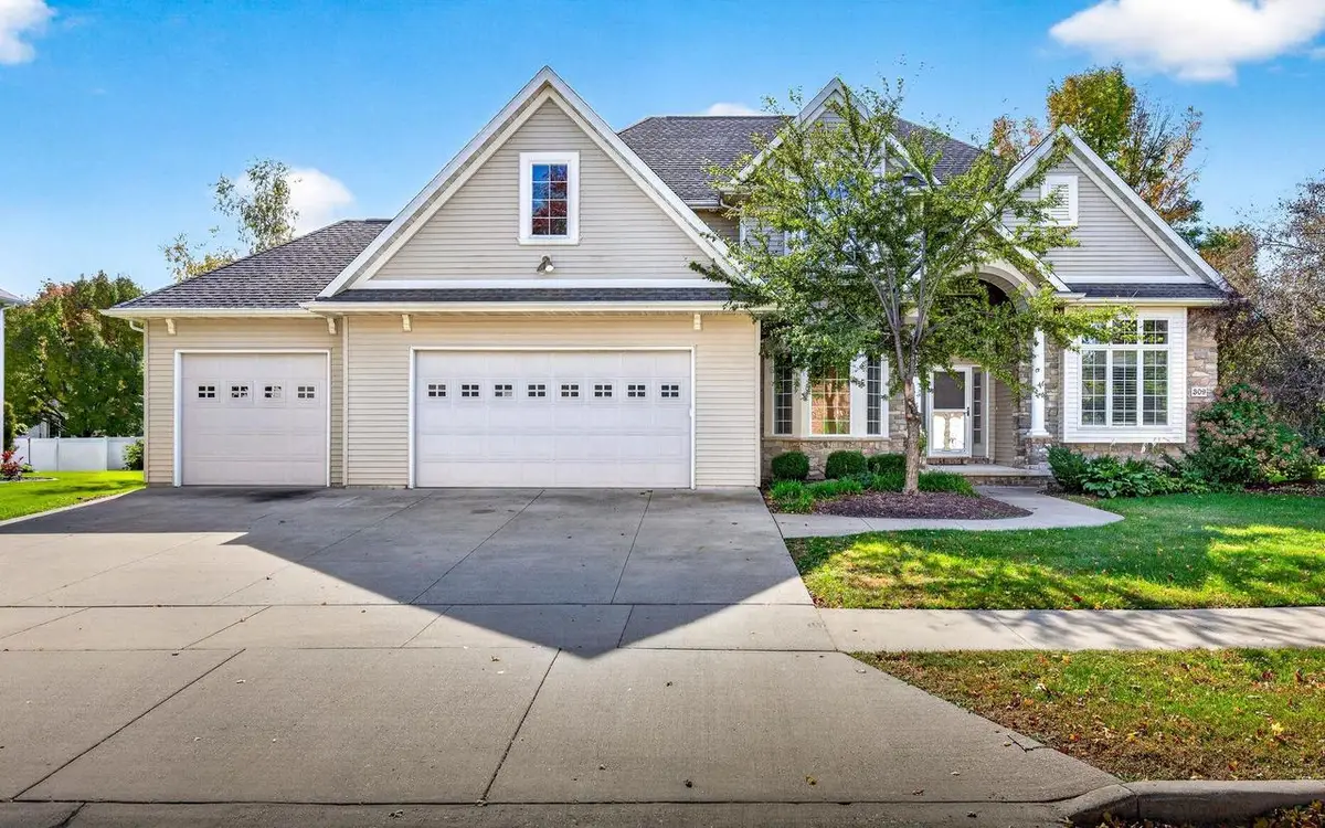 309 E WENTWORTH LANE, Appleton, WI 54913 - #1