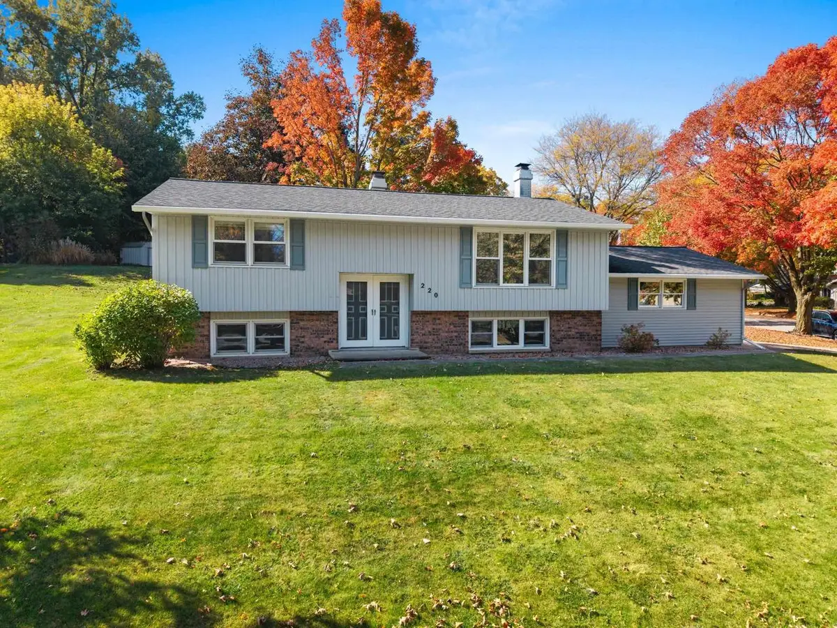 220 CLIFFVIEW DRIVE, Green Bay, WI 54302 - #1