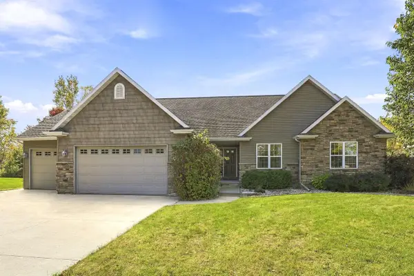 2701 E GLENHURST LANE, Appleton, WI 54913