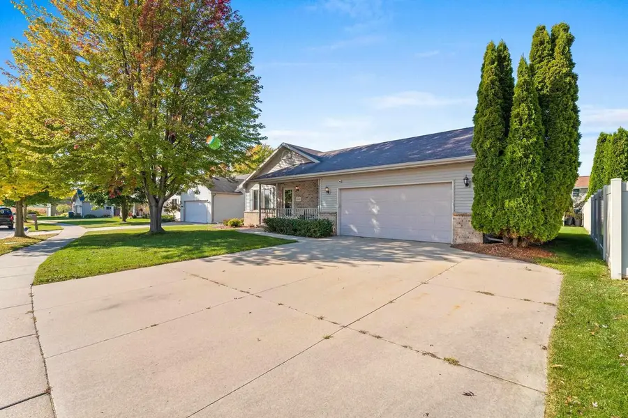 2605 MAPLE GROVE DRIVE, Neenah, WI 54956 - #2