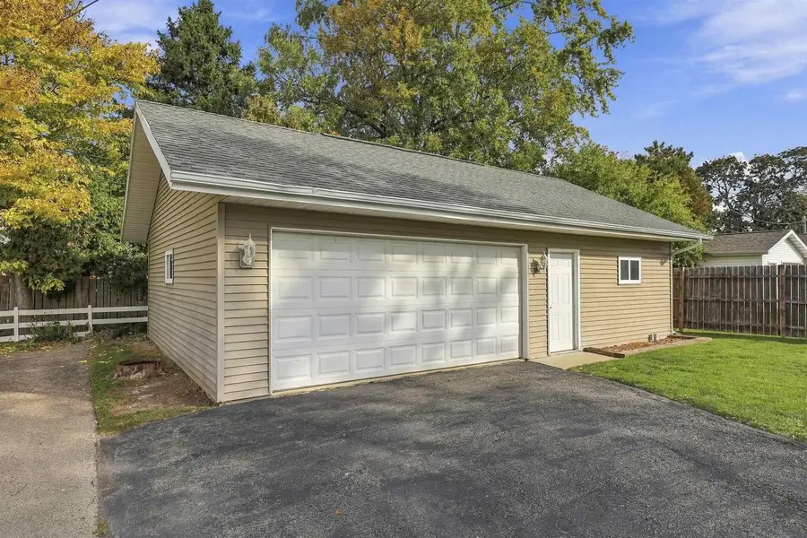526 FAIRVIEW AVENUE, Neenah, WI 54956 - #2