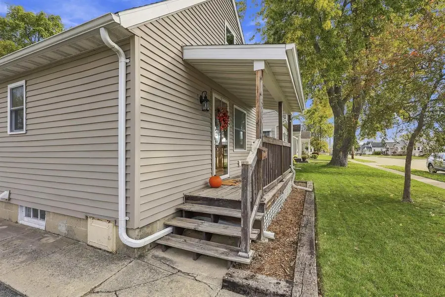 526 FAIRVIEW AVENUE, Neenah, WI 54956 - #3