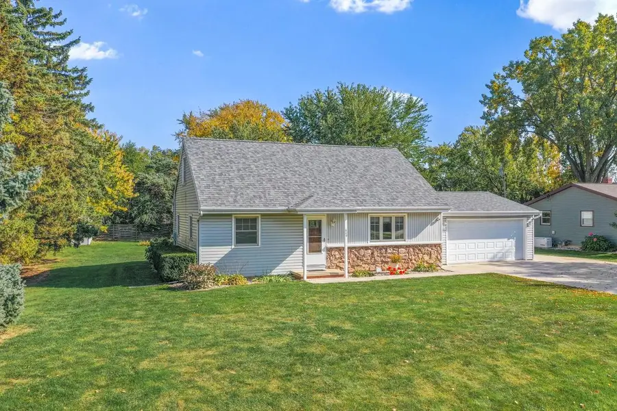 649 WANDA AVENUE, Neenah, WI 54956 - #2