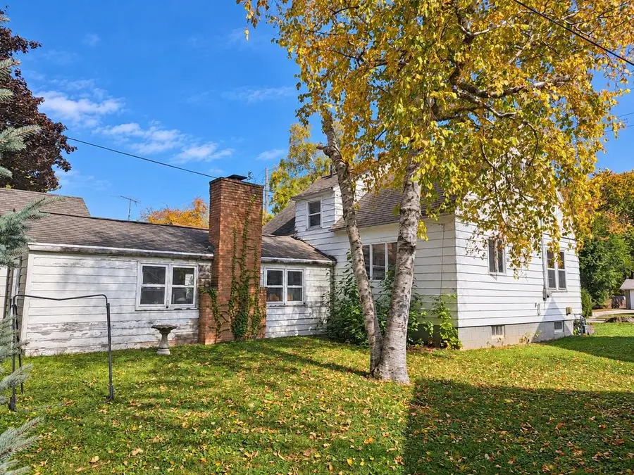 1009 GRAND STREET, Oshkosh, WI 54901 - #3