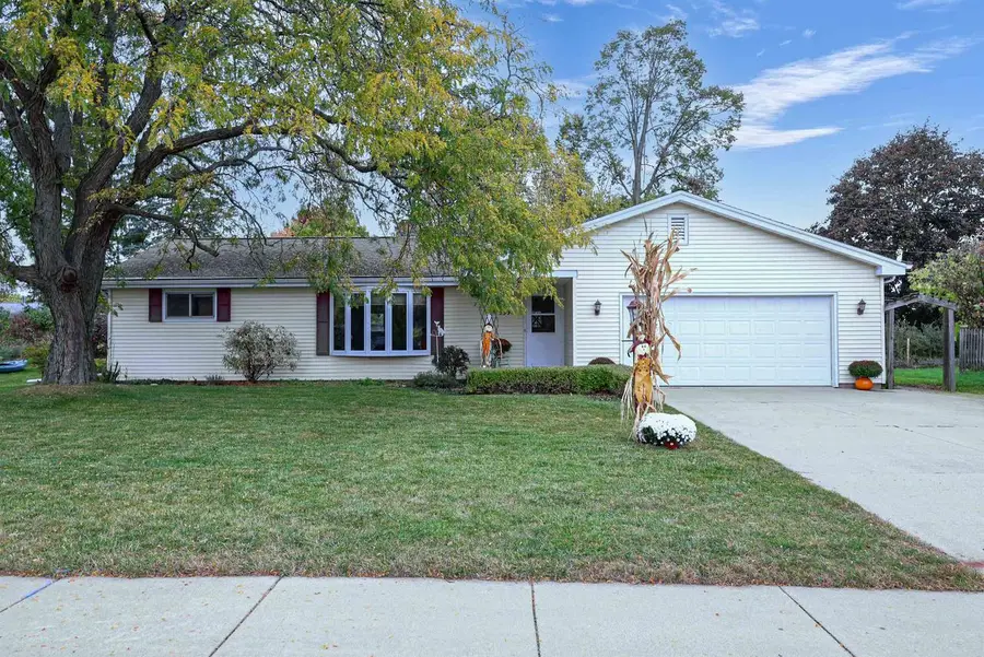 530 W CAPITOL DRIVE, Appleton, WI 54911 - #2