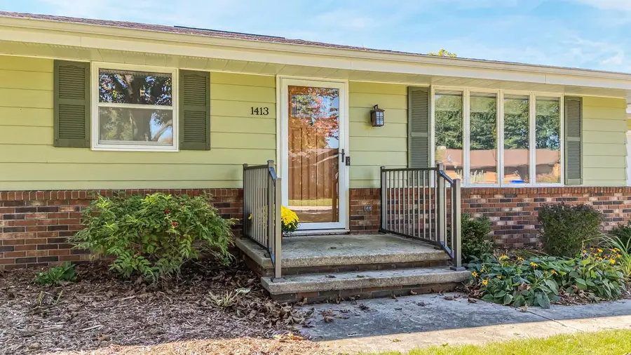 1413 W EDMUND DRIVE, Appleton, WI 54914 - #2