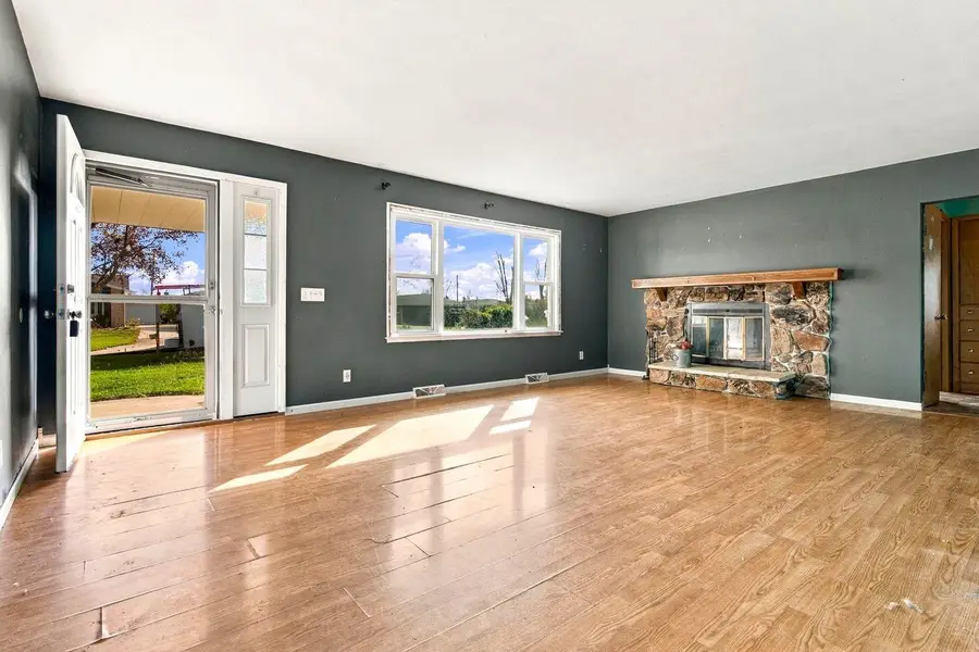 156 ANTON COURT, Appleton, WI 54915 - #2