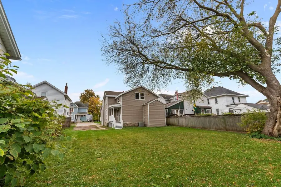 206 W IRVING AVENUE, Oshkosh, WI 54901 - #2