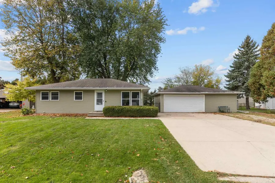 1487 DEERWOOD DRIVE, Neenah, WI 54956 - #2