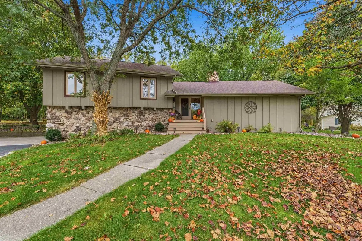 N7787 LEDGEVIEW SPRINGS DRIVE, Fond Du Lac, WI 54937 - #1