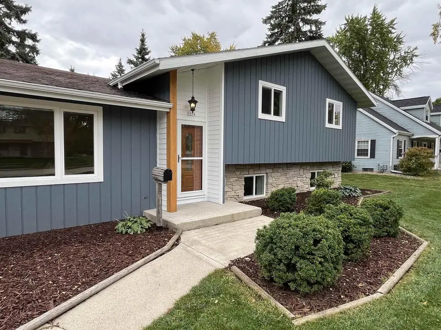 1914 FAIRVIEW STREET, Oshkosh, WI 54901 - #2
