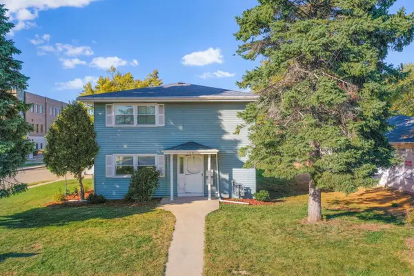 130 W CUSTER AVENUE, Oshkosh, WI 54901