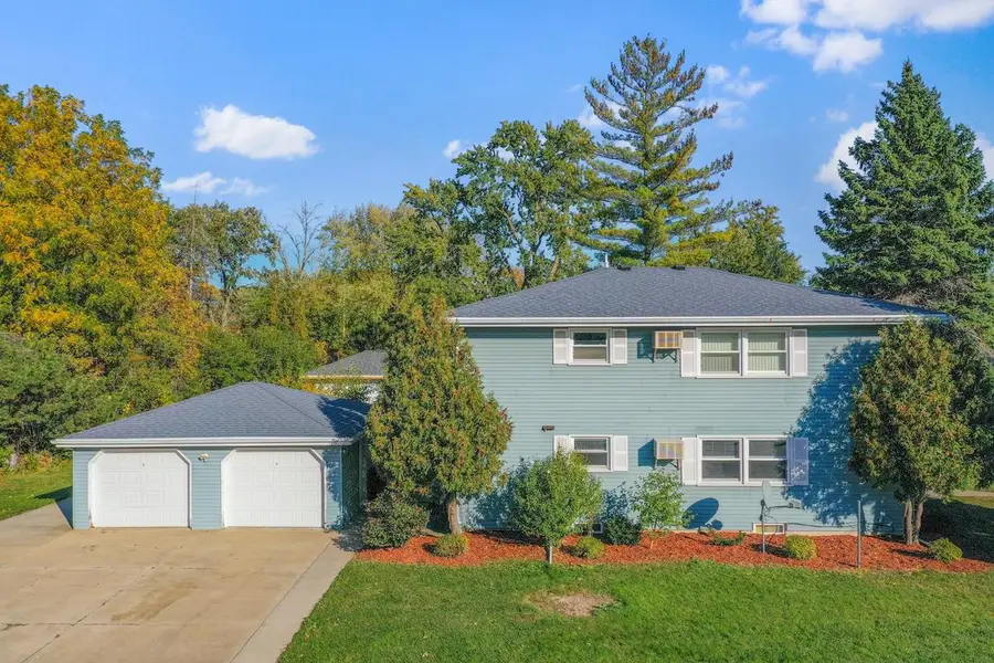 130 W CUSTER AVENUE, Oshkosh, WI 54901 - #2