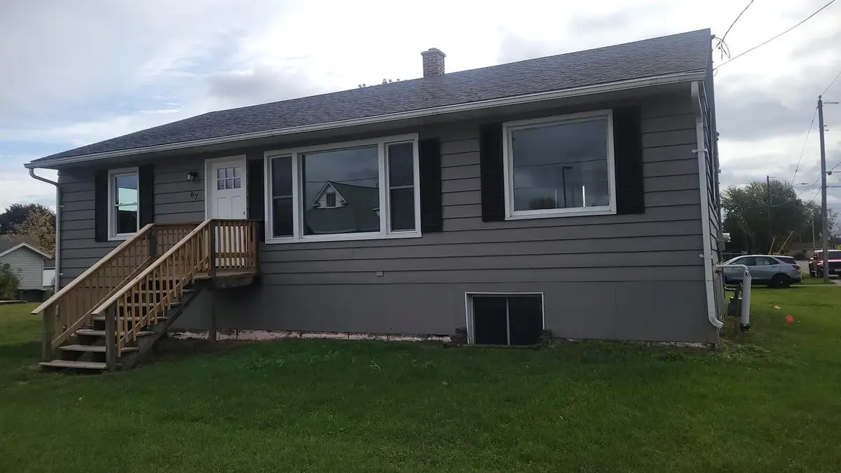 67 W RUSSELL STREET, Marinette, WI 54143 - #1