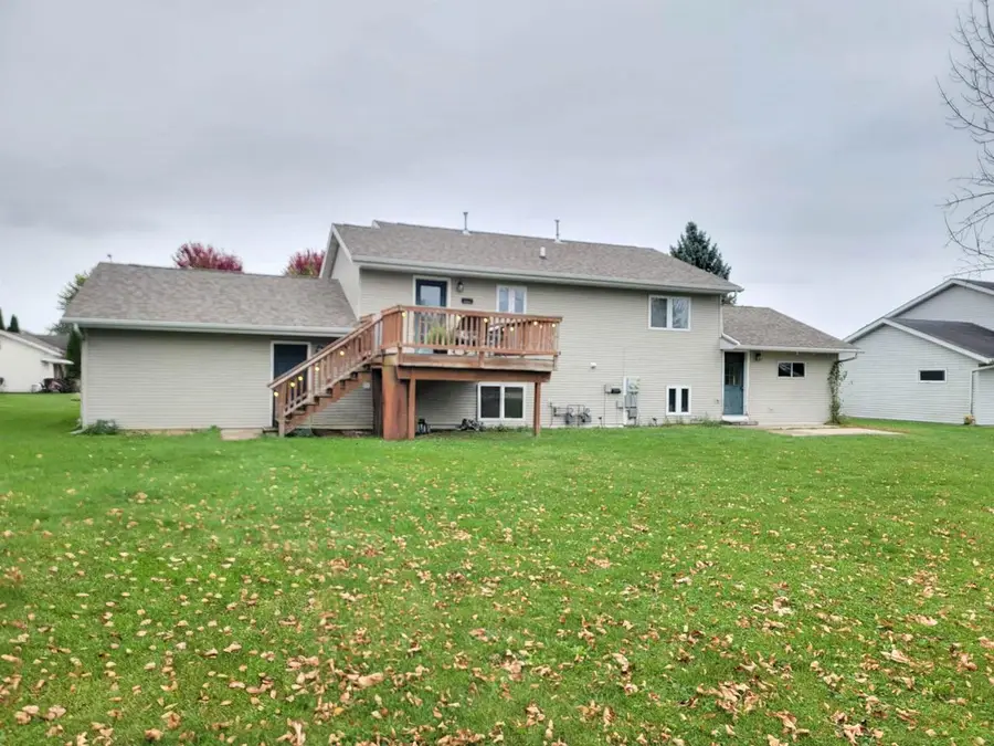 285 WINTERGREEN DRIVE, Omro, WI 54963 - #2
