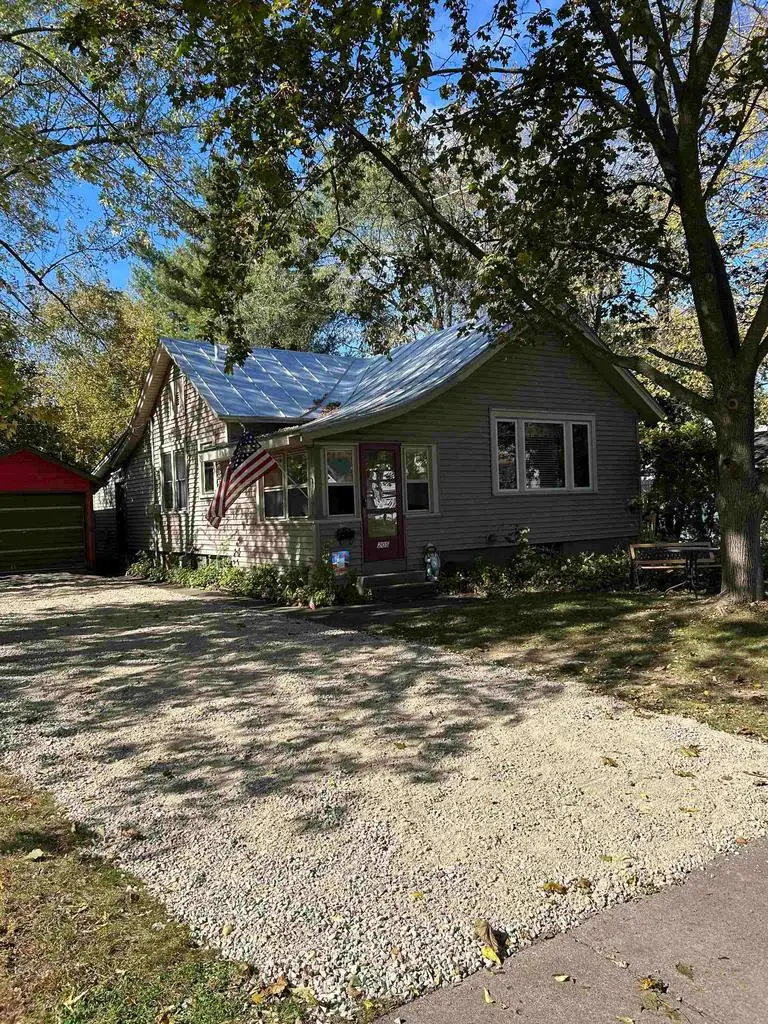 205 N HARRISON STREET, Waupaca, WI 54981 - #3