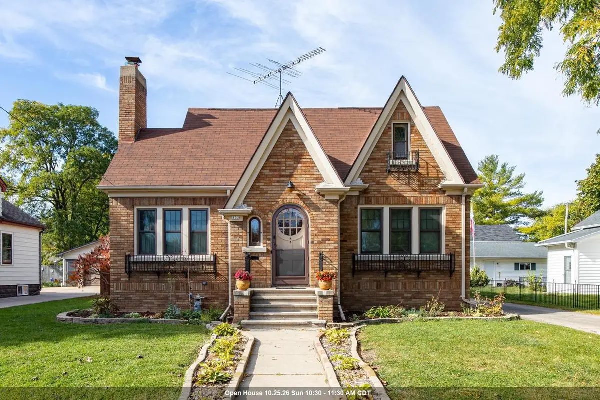 833 EASTMAN STREET, Oshkosh, WI 54901 - #1
