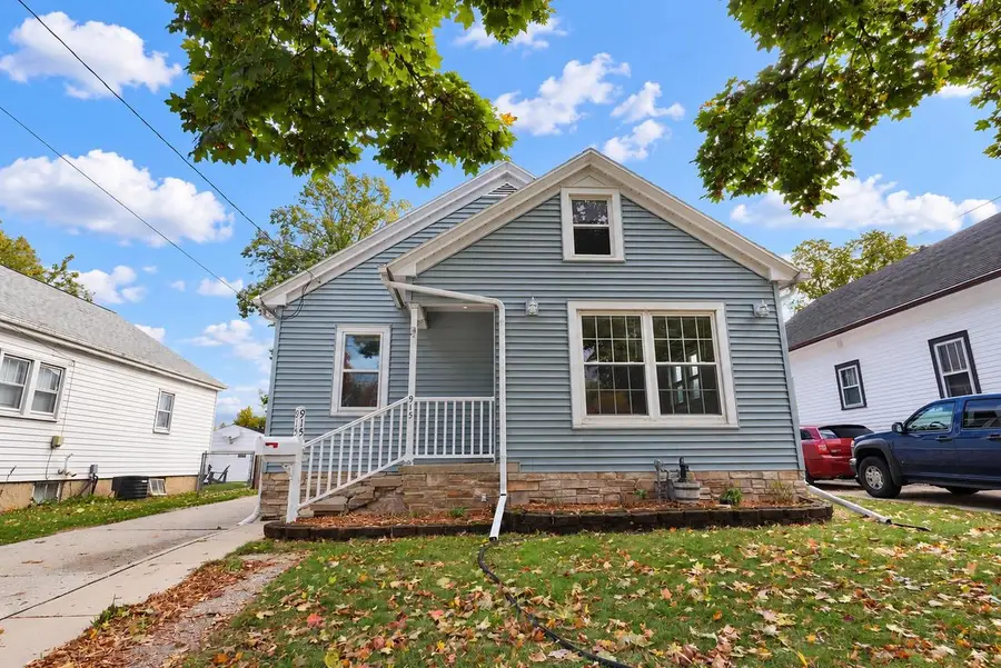 915 13TH AVENUE, Green Bay, WI 54302 - #2