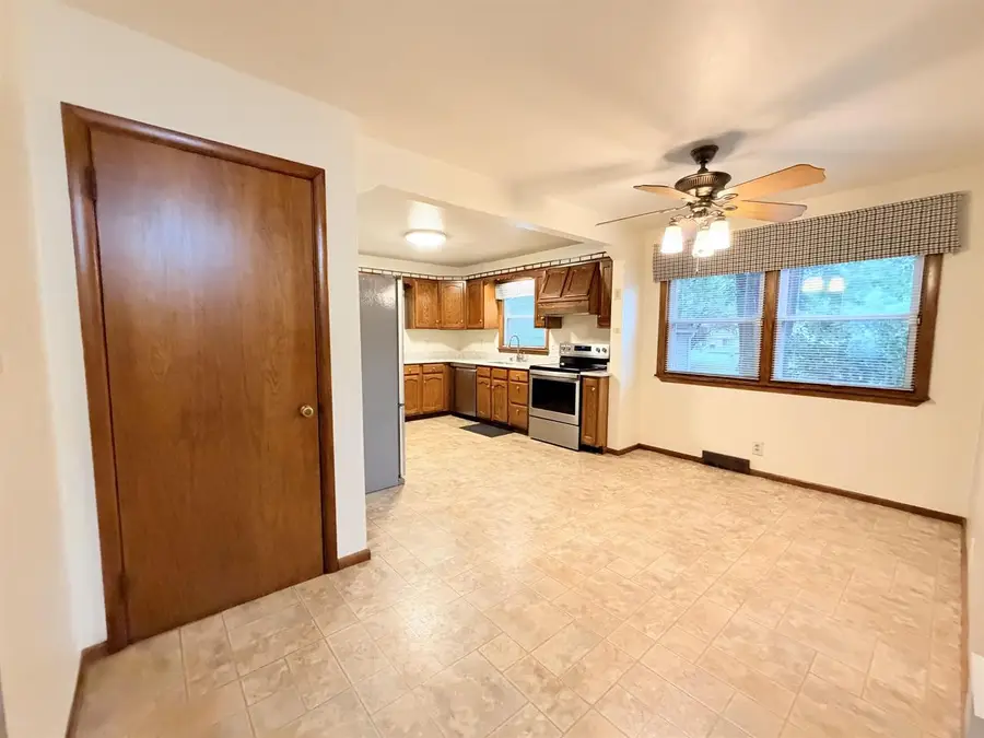 713 MAINE AVENUE, North Fond Du Lac, WI 54937 - #3