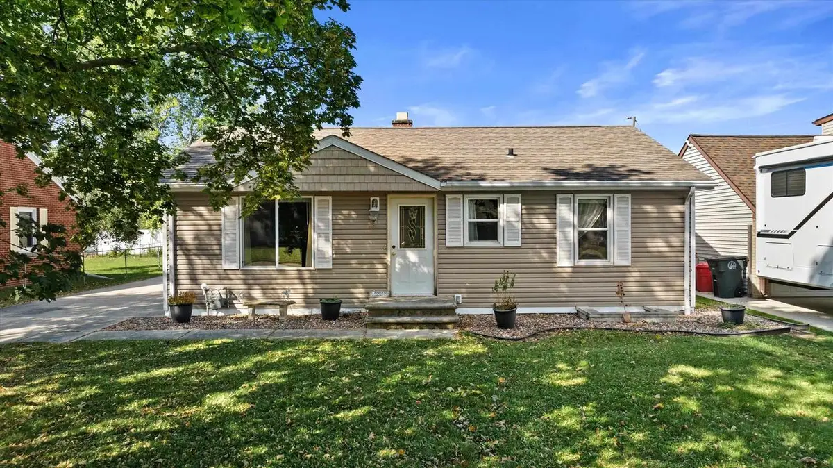 2228 MAGNOLIA LANE, Green Bay, WI 54304 - #1