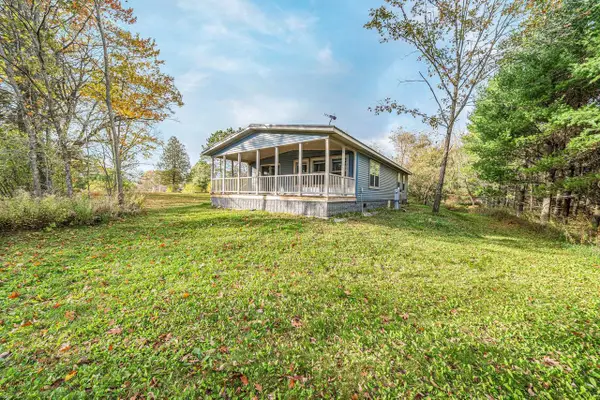 N8108 HUNTINGTON ROAD, Gresham, WI 54128