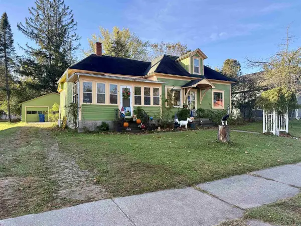 470 E STATE STREET, Iola, WI 54945