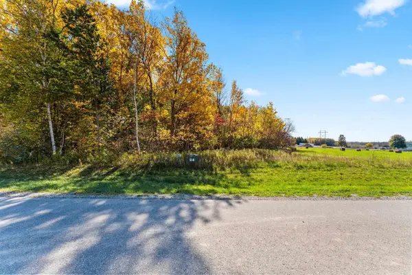 535 CROSS COUNTRY COURT, Oneida, WI 54155