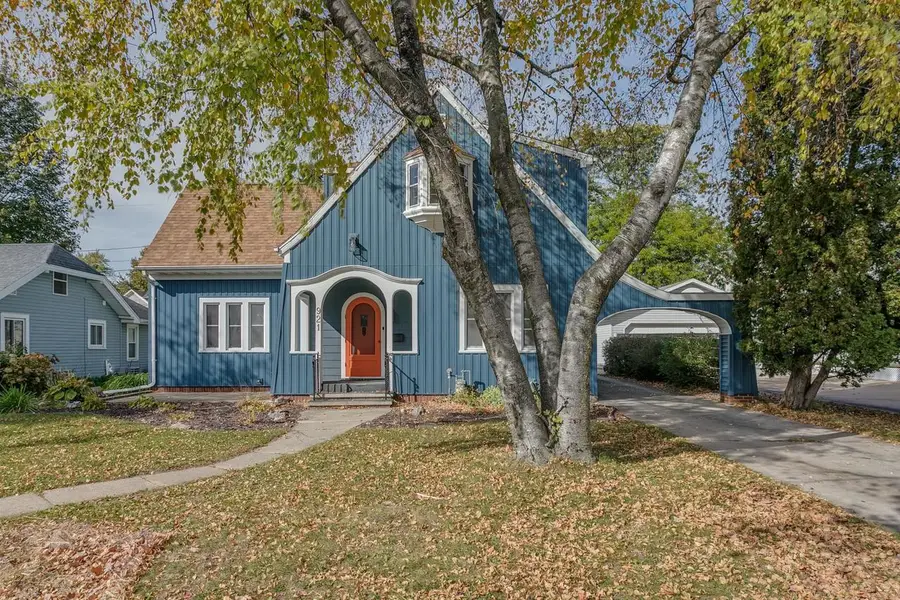 921 WILSON STREET, Kaukauna, WI 54130 - #2