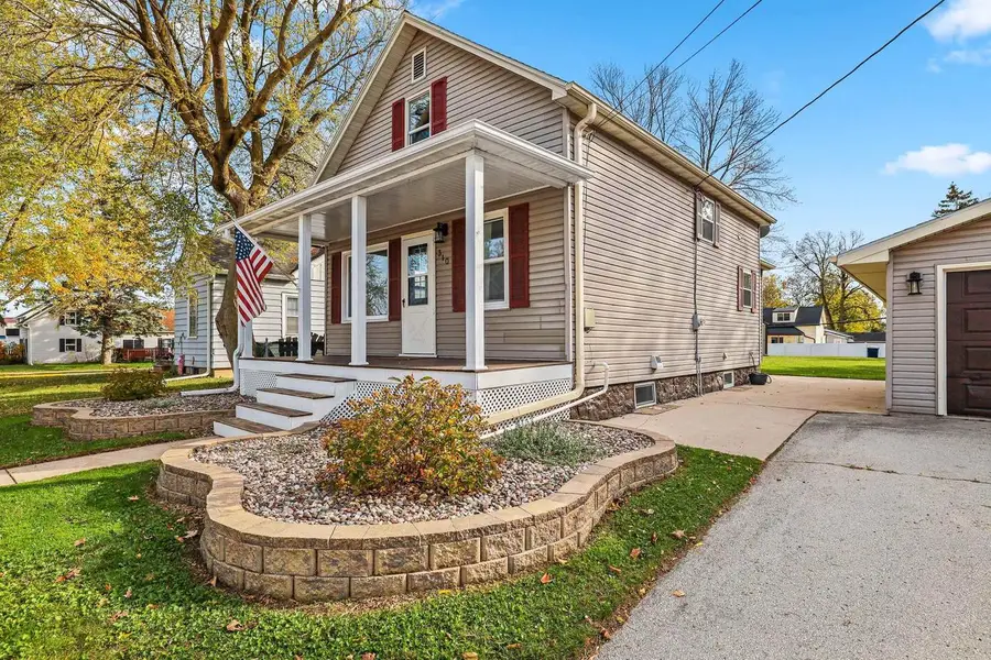 310 W PULASKI STREET, Pulaski, WI 54162 - #2