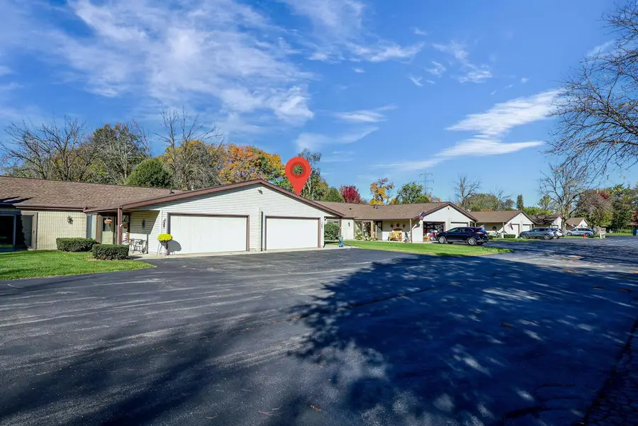 907 JACOBSEN ROAD  #I, Neenah, WI 54956 - #3