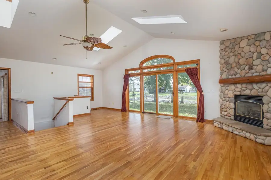 6579 SPRUCE LANE, Winneconne, WI 54986 - #3