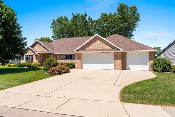 568 ROYAL ST PATS DRIVE, Wrightstown, WI 54180