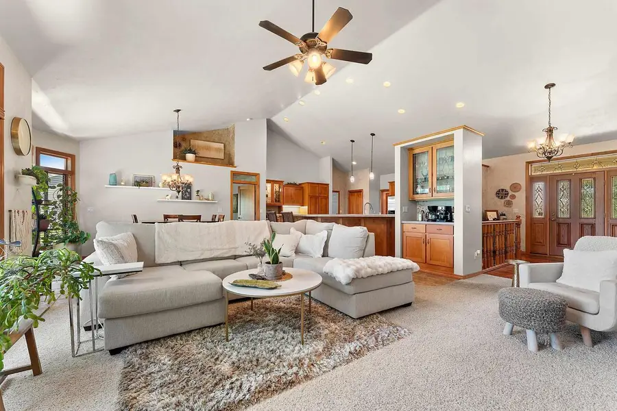 568 ROYAL ST PATS DRIVE, Wrightstown, WI 54180 - #2