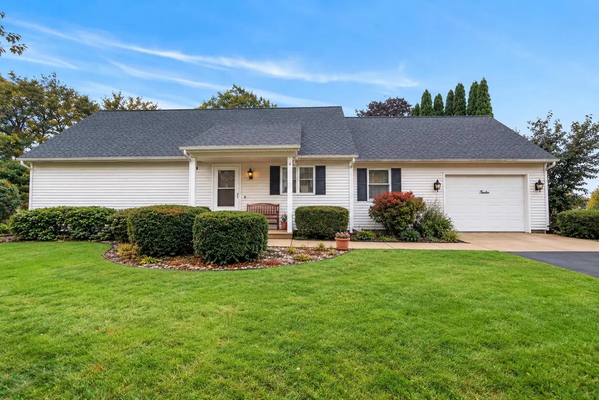 12 LINDEN CIRCLE, Jefferson, WI 53549 - #1
