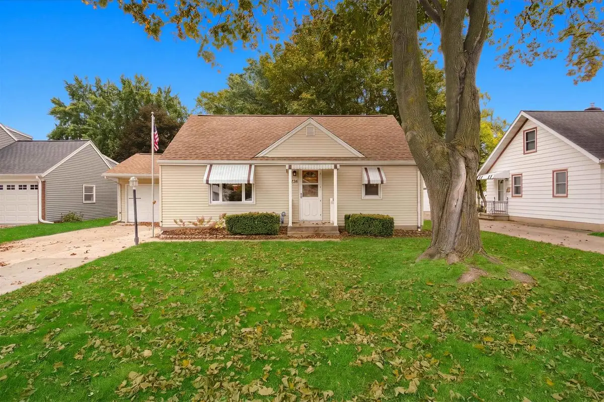 1017 MEACHAM STREET, Green Bay, WI 54304 - #1