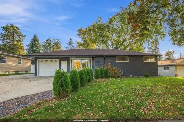 1926 DEBRA LANE, Green Bay, WI 54302
