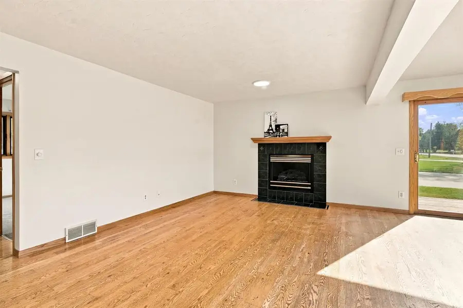1366 N OAKWOOD ROAD, Oshkosh, WI 54904 - #2