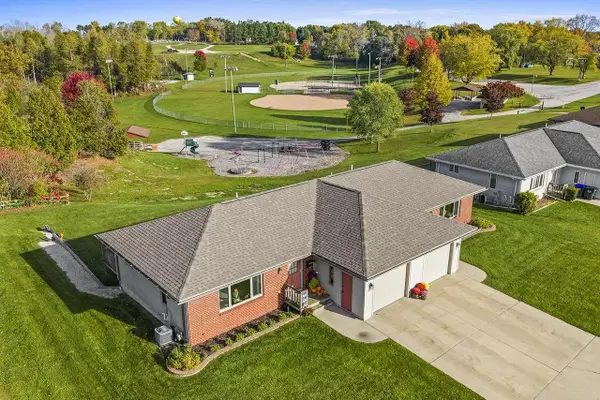 421 N PARK ROAD, Algoma, WI 54201