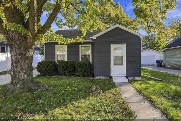 121 PLUMMER AVENUE, Neenah, WI 54956