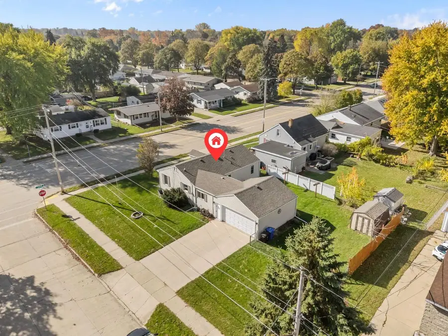 1930 E COLLEGE AVENUE, Appleton, WI 54915 - #2