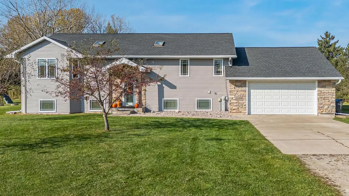 N1467 JULIUS DRIVE, Greenville, WI 54942 - #1