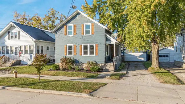 918 W 5TH AVENUE, Oshkosh, WI 54902