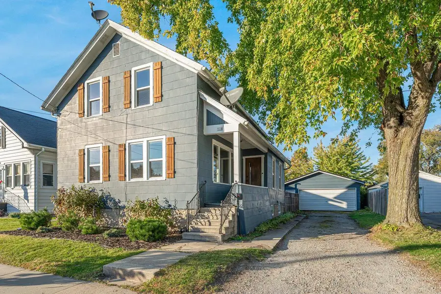 918 W 5TH AVENUE, Oshkosh, WI 54902 - #3