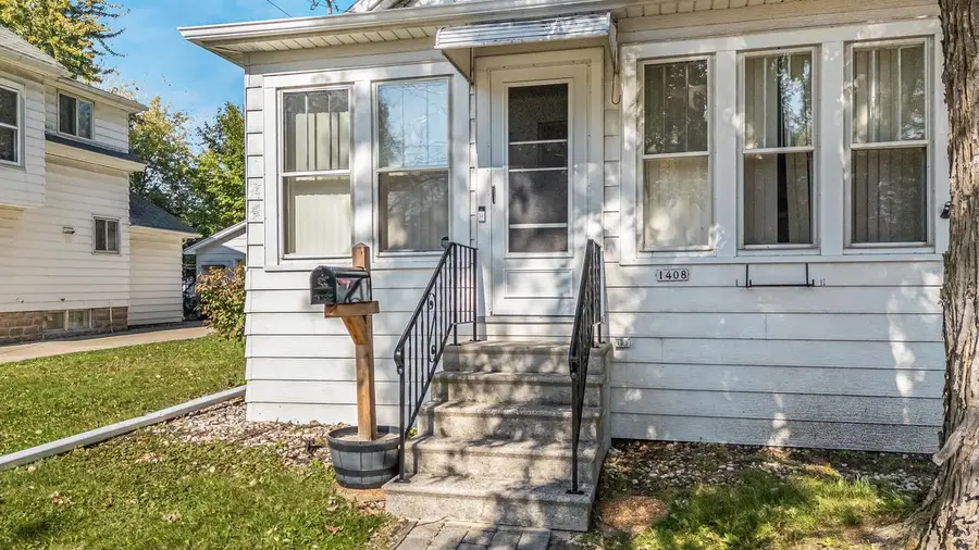 1408 W BENT AVENUE, Oshkosh, WI 54901 - #3