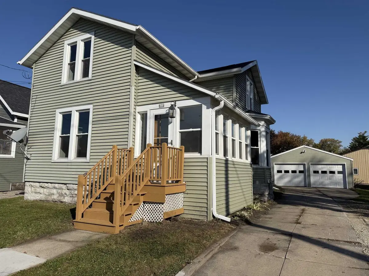 616 BAY SHORE DRIVE, Oshkosh, WI 54901 - #1