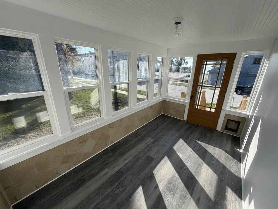 616 BAY SHORE DRIVE, Oshkosh, WI 54901 - #2